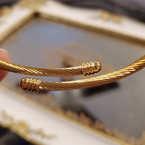 💛Gold initial C heart charm bracelet - Picture 4 of 7